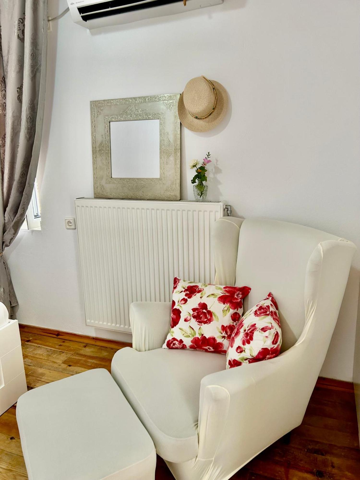 Viktora'S House Apartamento Himare Exterior foto